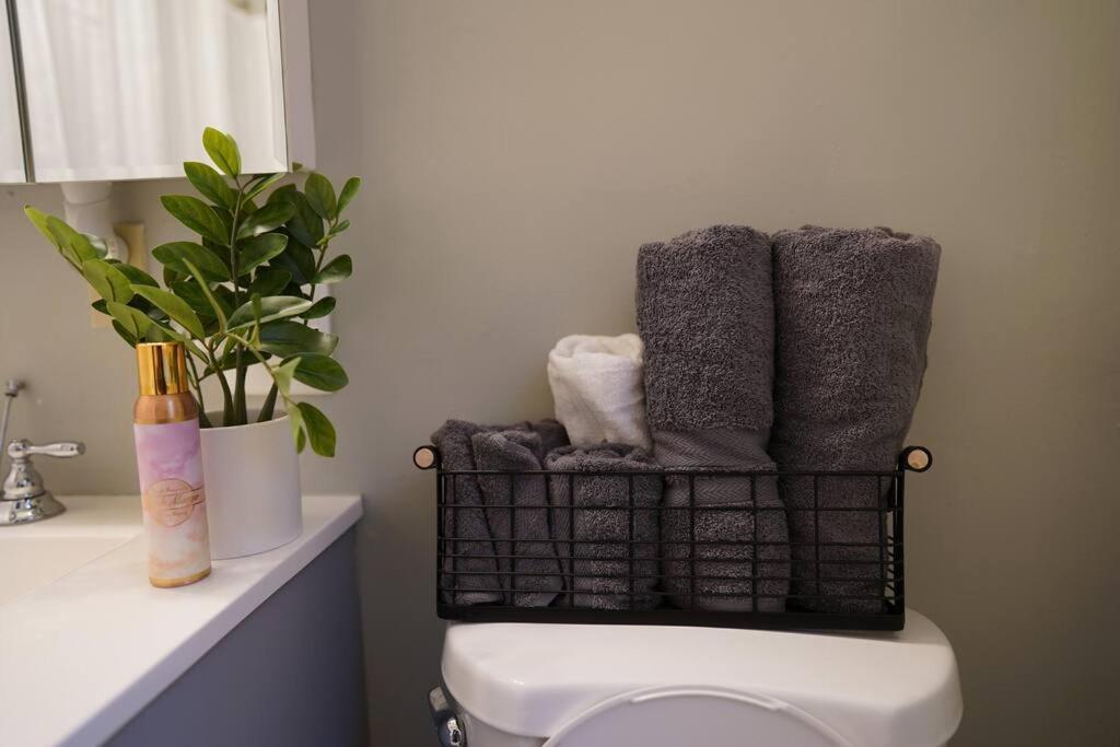 Stylish 1Br Unit W/Free Parking-Walk To Metro Apartment Вашингтон Екстериор снимка